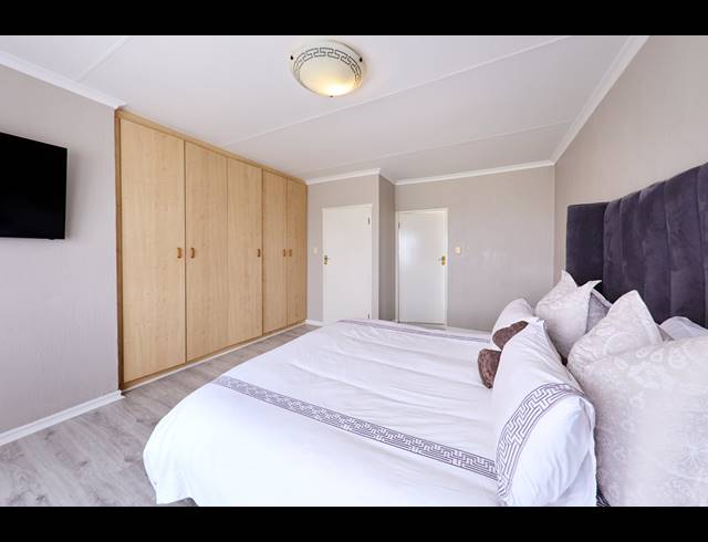 3 BEDROOM CLUSTER FOR SALE IN ERAND GARDENS